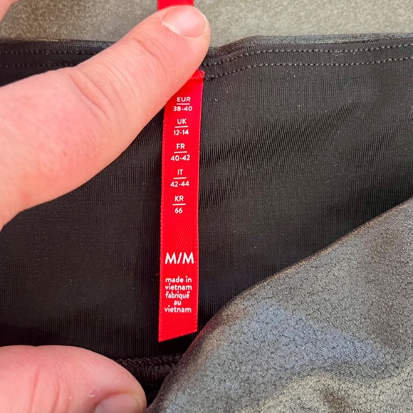 SPANX Faux Leather High Rise Black Moto Leggings Size Medium - Picture 9 of 13